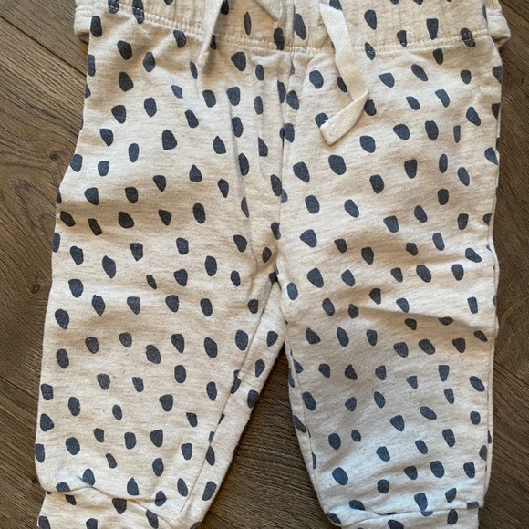 Organic onsie pant set great condition - Picture 2 of 4